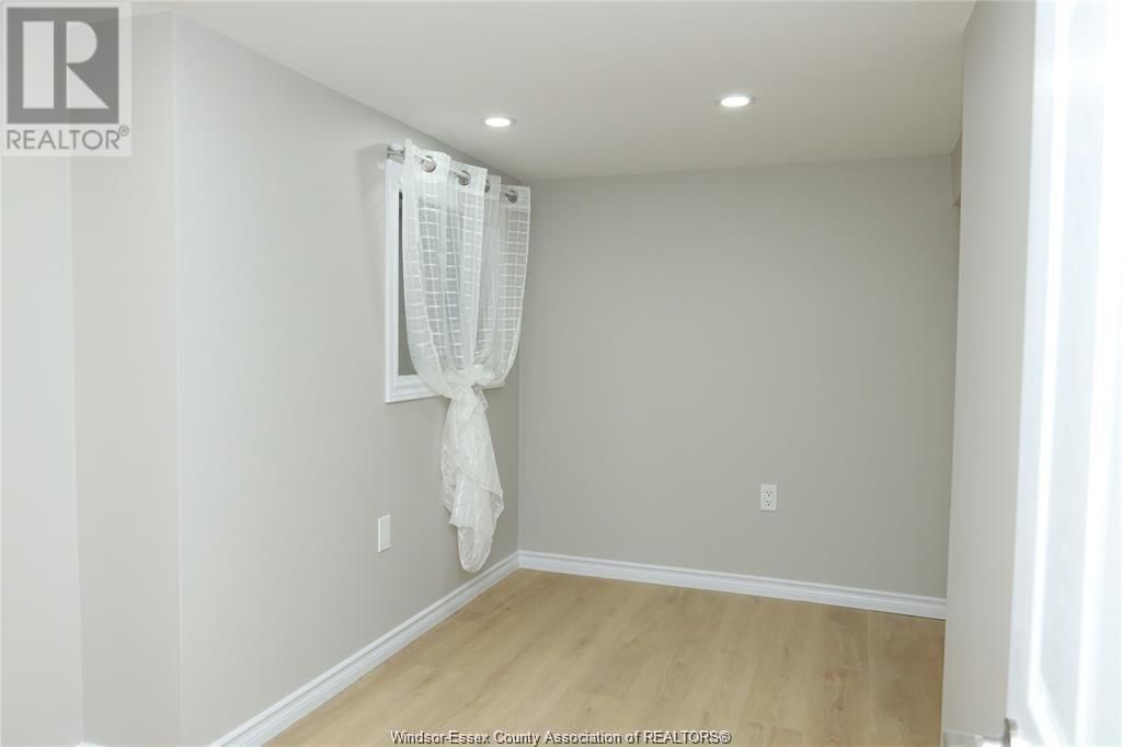 935 LANGLOIS AVENUE Unit# LOWER Image 8