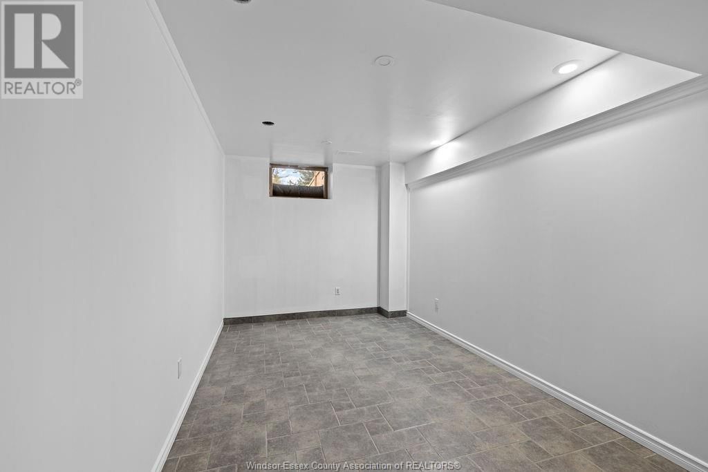 202 MARJORIE DRIVE Unit# LOWER Image 12