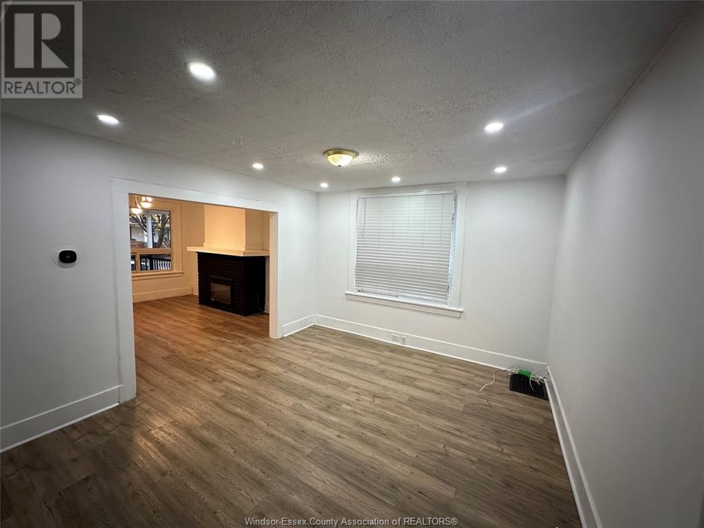 1092 Highland AVENUE Unit# Upper Image 7