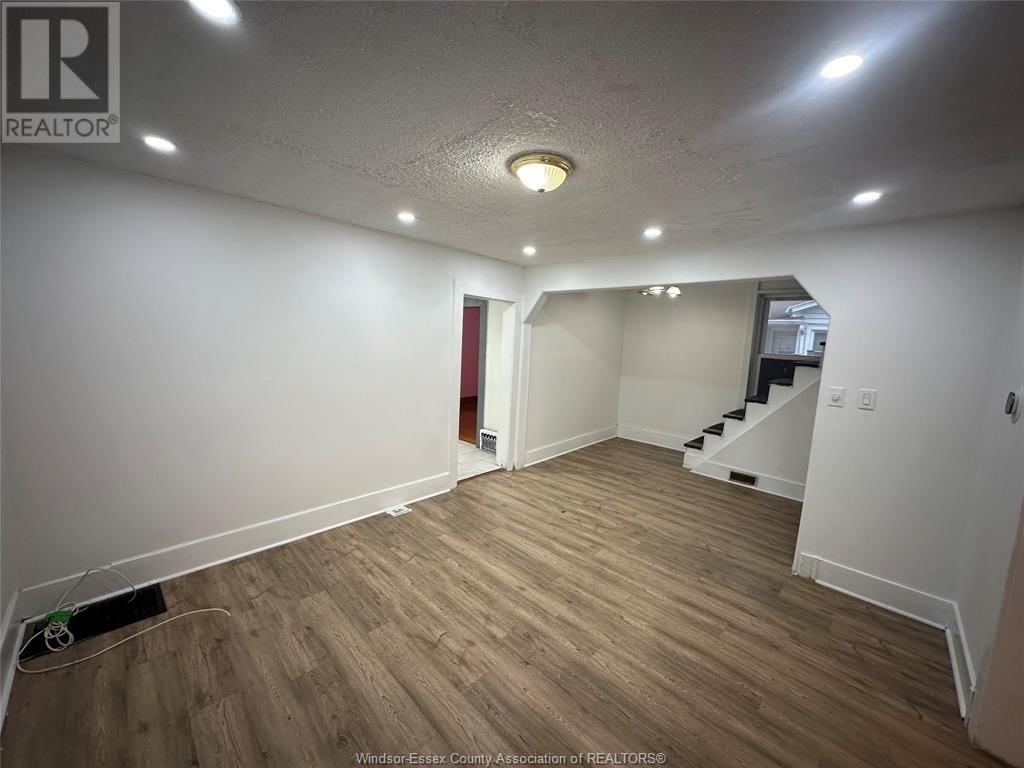 1092 Highland AVENUE Unit# Upper Image 8