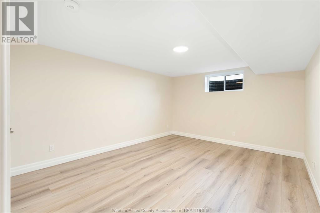 64 JEWEL STREET Image 35