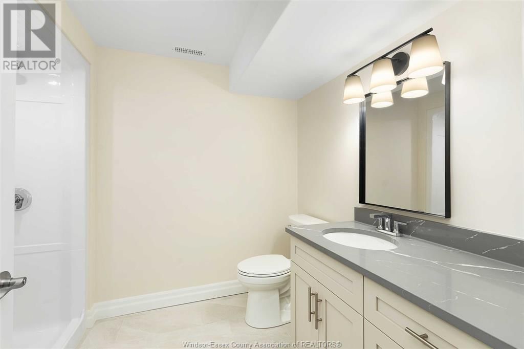 64 JEWEL STREET Image 36