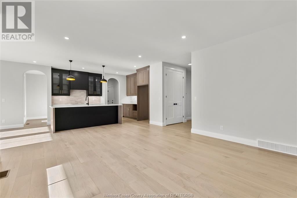 257 CHARLES Image 11