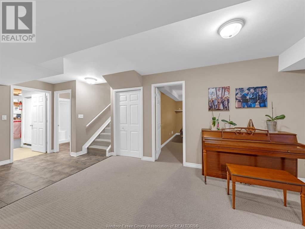 262 WILLOWWOOD DRIVE Image 35