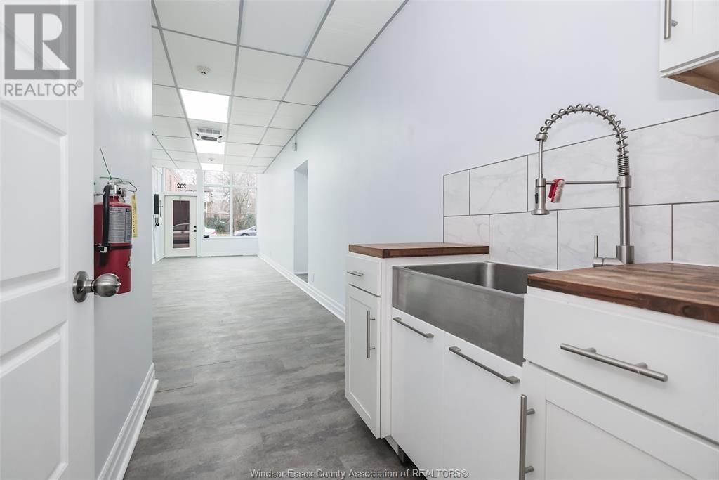 232 ERIE STREET WEST Image 5