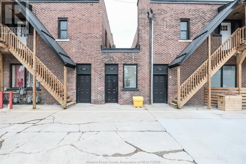 232 ERIE STREET WEST Image 6