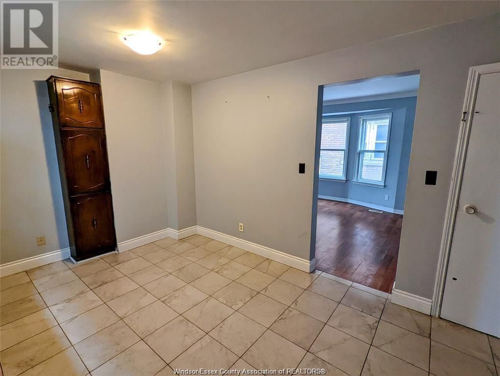 748 PIERRE AVENUE Unit# MAIN FLR Image 12