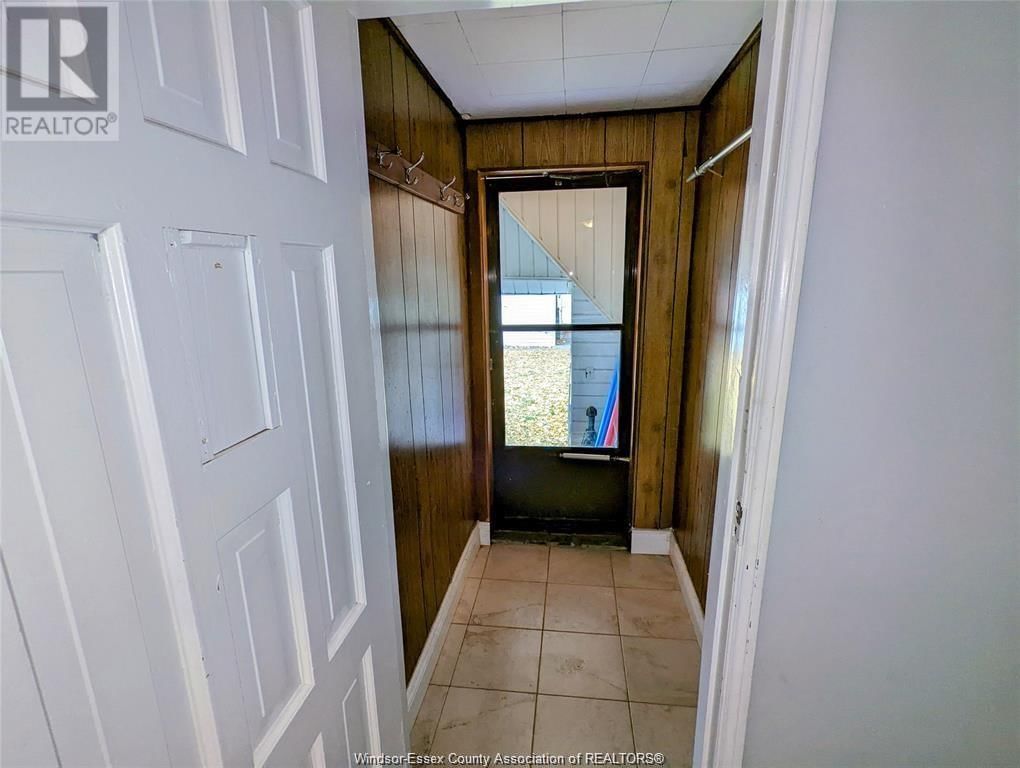 748 PIERRE AVENUE Unit# MAIN FLR Image 15