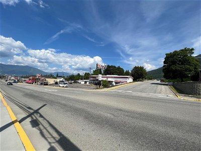 Image #1 of Commercial for Sale at 1816 Canyon Street, Creston, British Columbia
