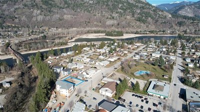 Image #1 of Commercial for Sale at 1013 2nd Street, North Castlegar, British Columbia