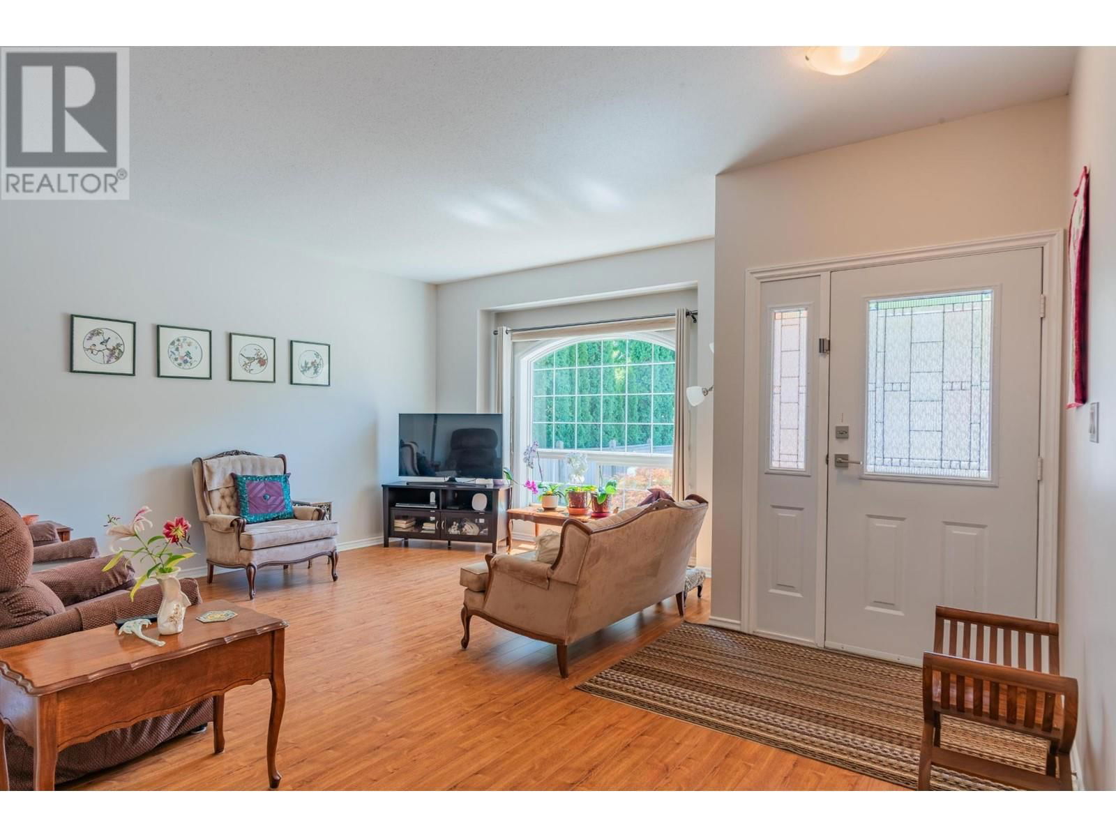7 - 2205 ROCKLAND AVENUE Image 10