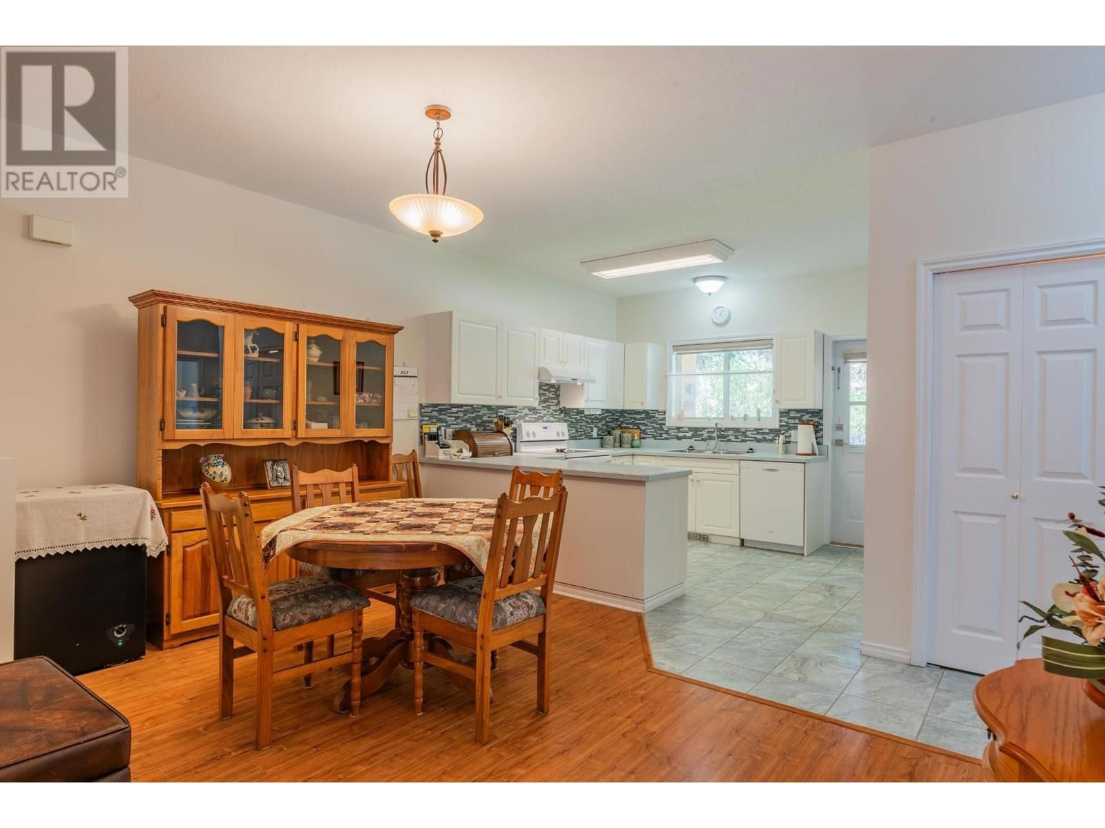 7 - 2205 ROCKLAND AVENUE Image 12
