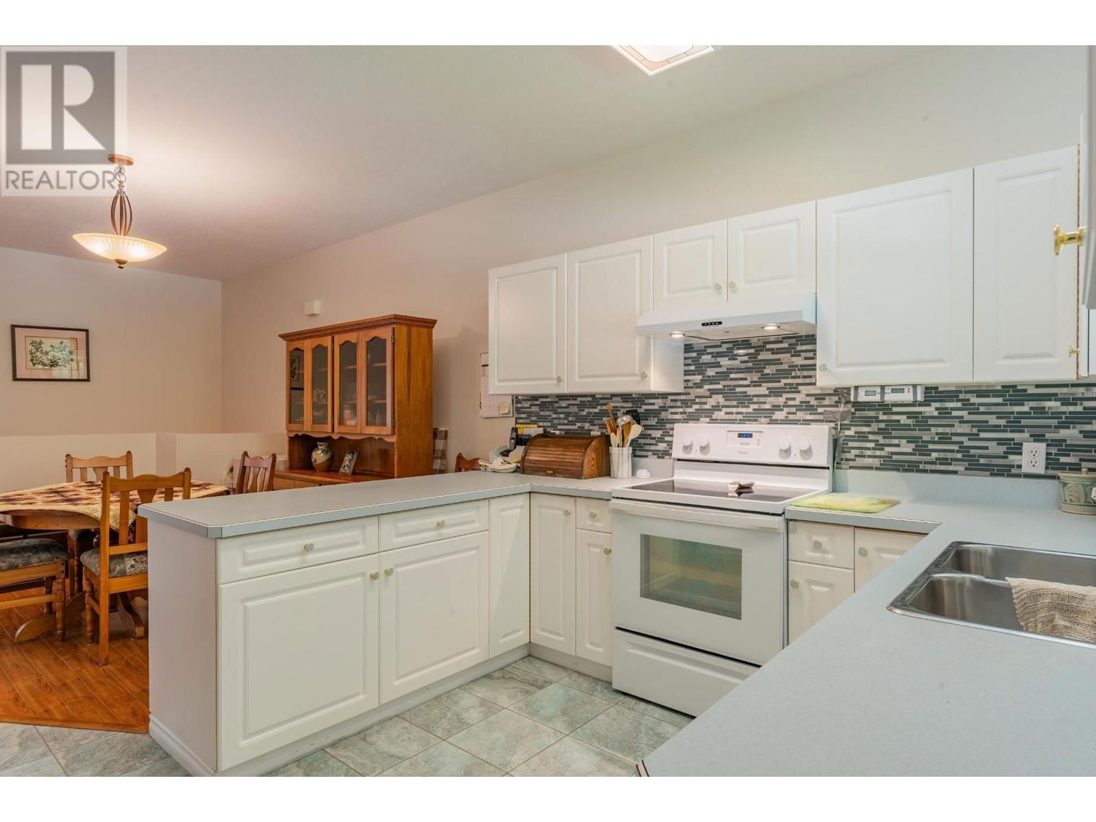 7 - 2205 ROCKLAND AVENUE Image 22