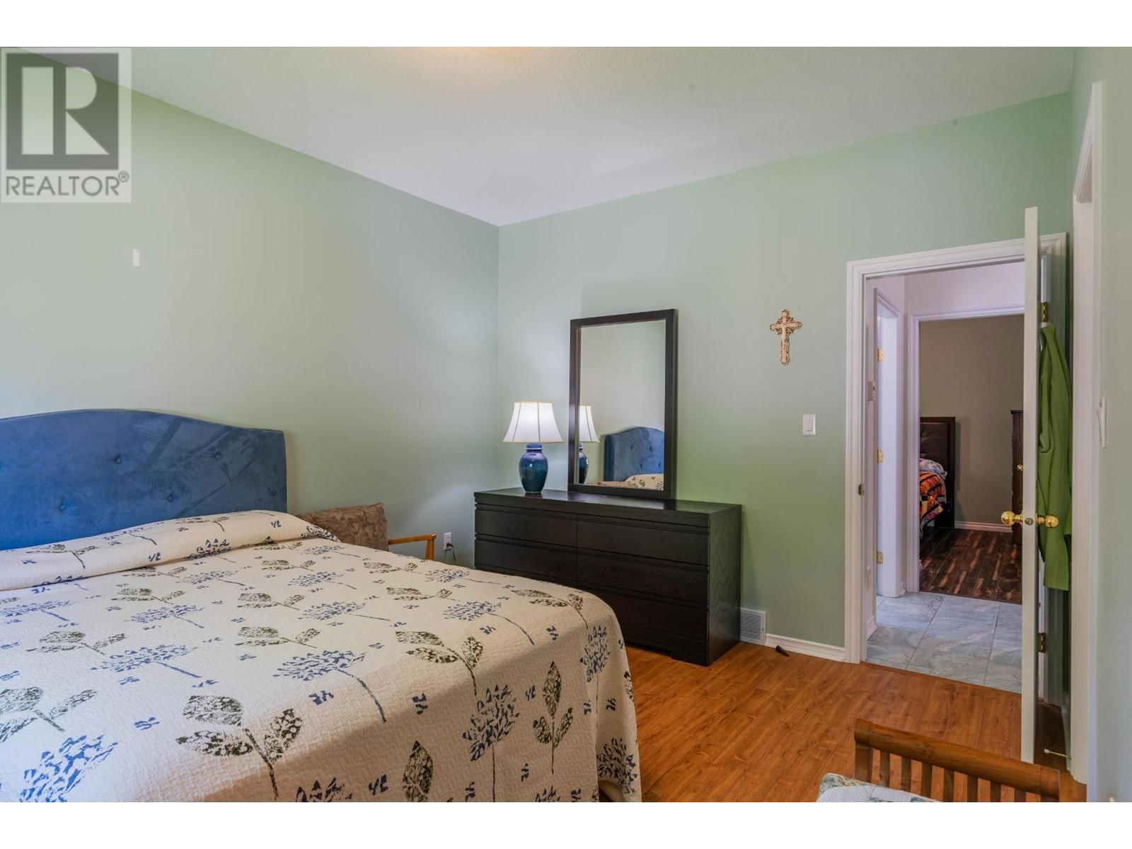 7 - 2205 ROCKLAND AVENUE Image 27