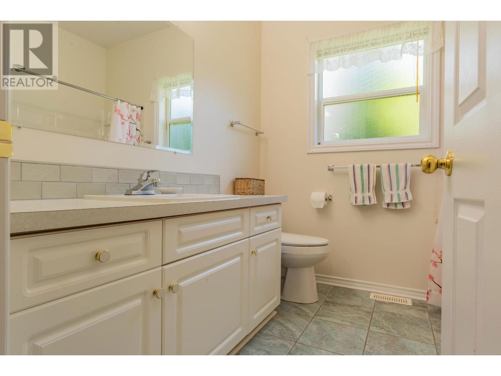 7 - 2205 ROCKLAND AVENUE Image 33