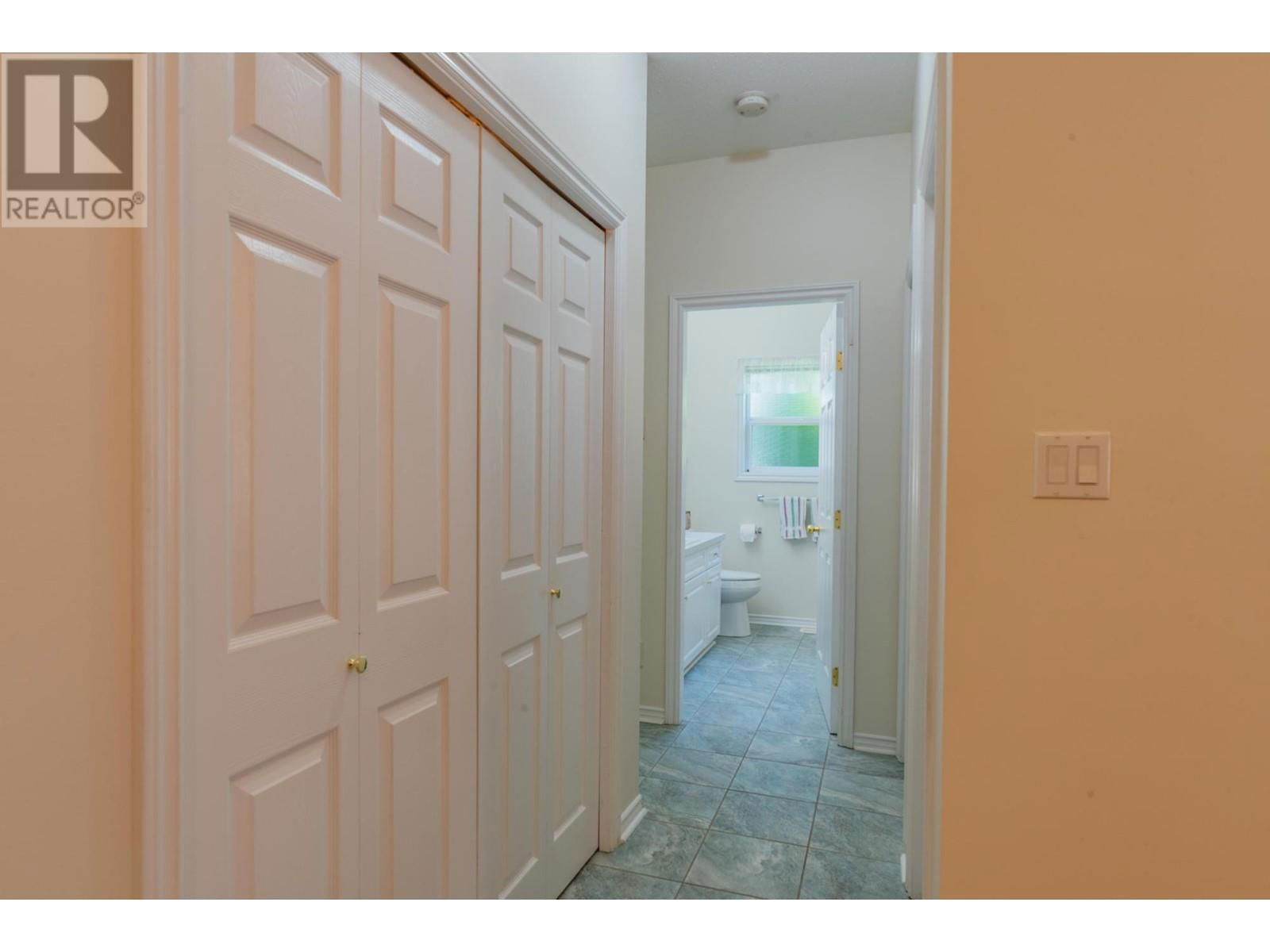 7 - 2205 ROCKLAND AVENUE Image 34