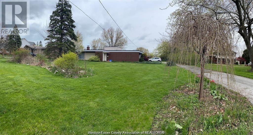 BACK - 3052 LAUZON ROAD Image 1