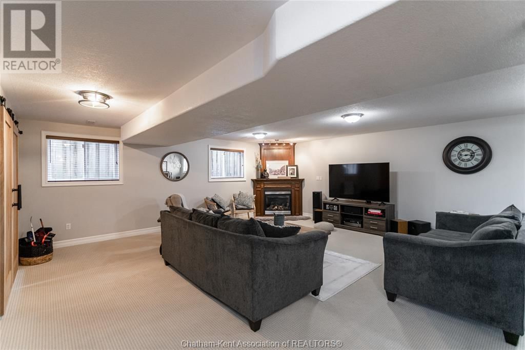 36 Enclave PLACE Image 32