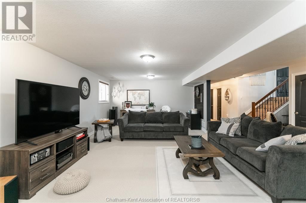 36 Enclave PLACE Image 40