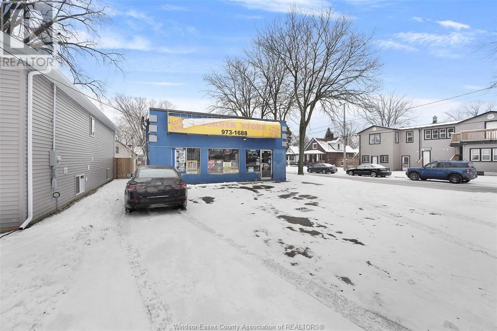 400 CHIPPAWA STREET Image 3