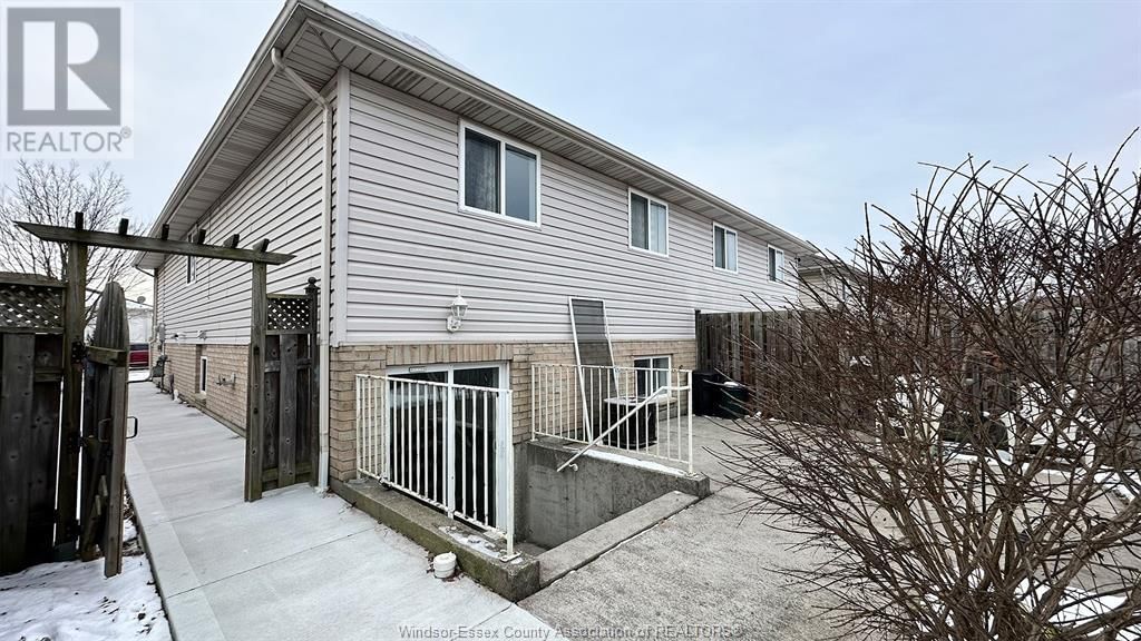 1176 SETTLERS STREET Unit# LOWER Image 1