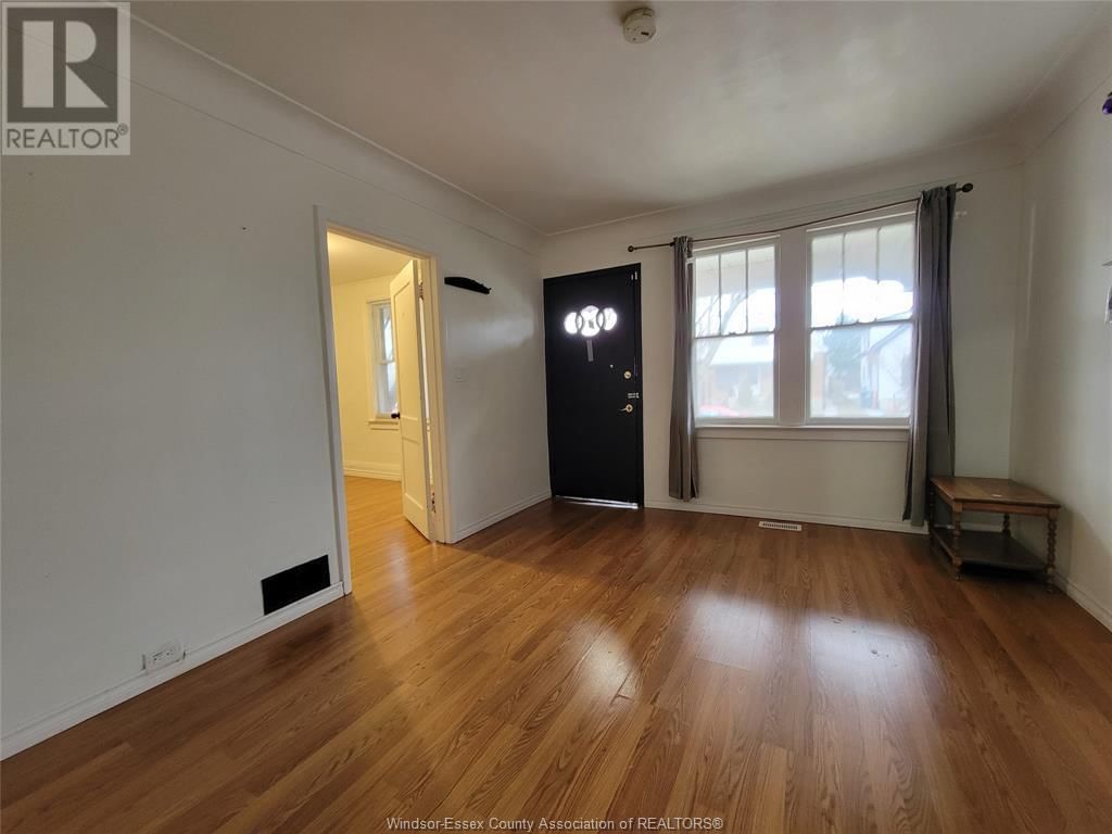 1627 Marentette AVENUE Unit# Main floor Image 2