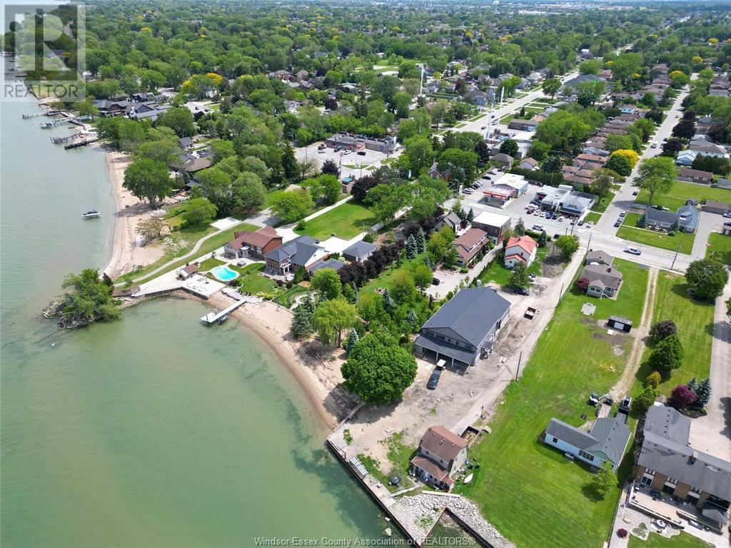 12222 RIVERSIDE DRIVE EAST Image 32