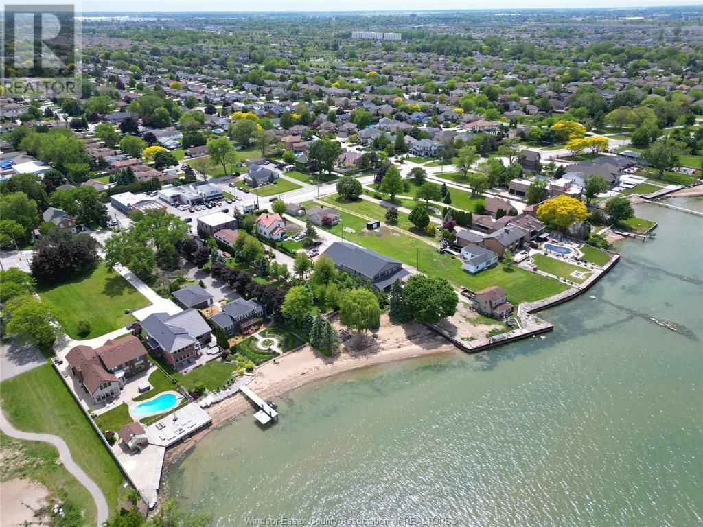 12216-1221 RIVERSIDE DRIVE EAST Image 31