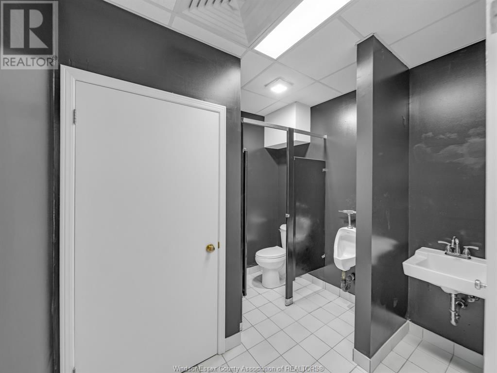 3514,3540- WALKER ROAD Image 22
