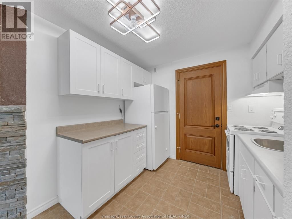 3514,3540- WALKER ROAD Image 34