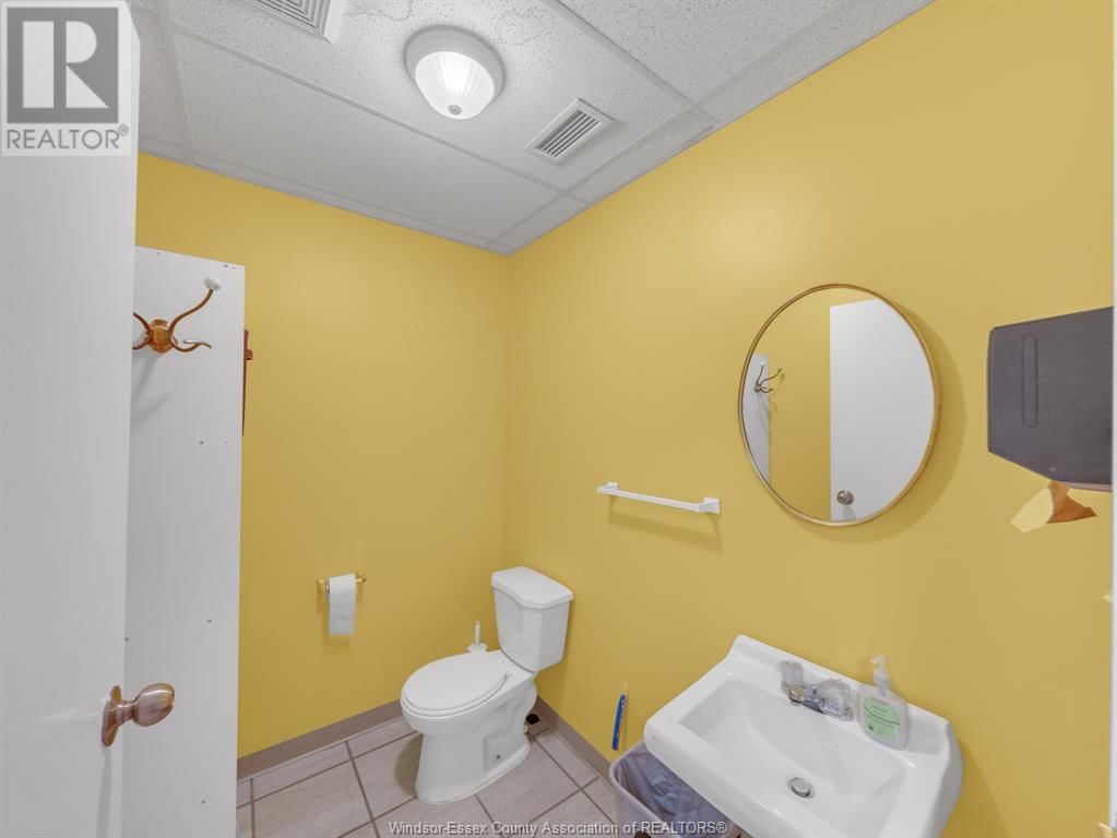3514,3540- WALKER ROAD Image 42