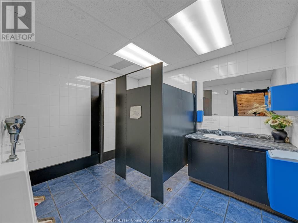 307 QUEEN STREET Image 21