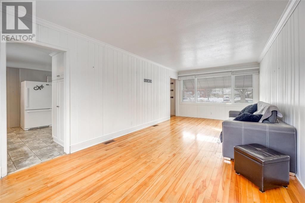 360 EAST STREET NORTH Image 14