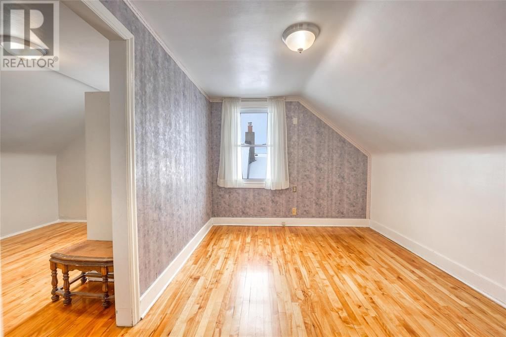 360 EAST STREET NORTH Image 15