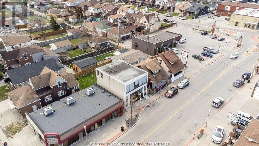 A,B,C - 999 ERIE STREET EAST Image 4