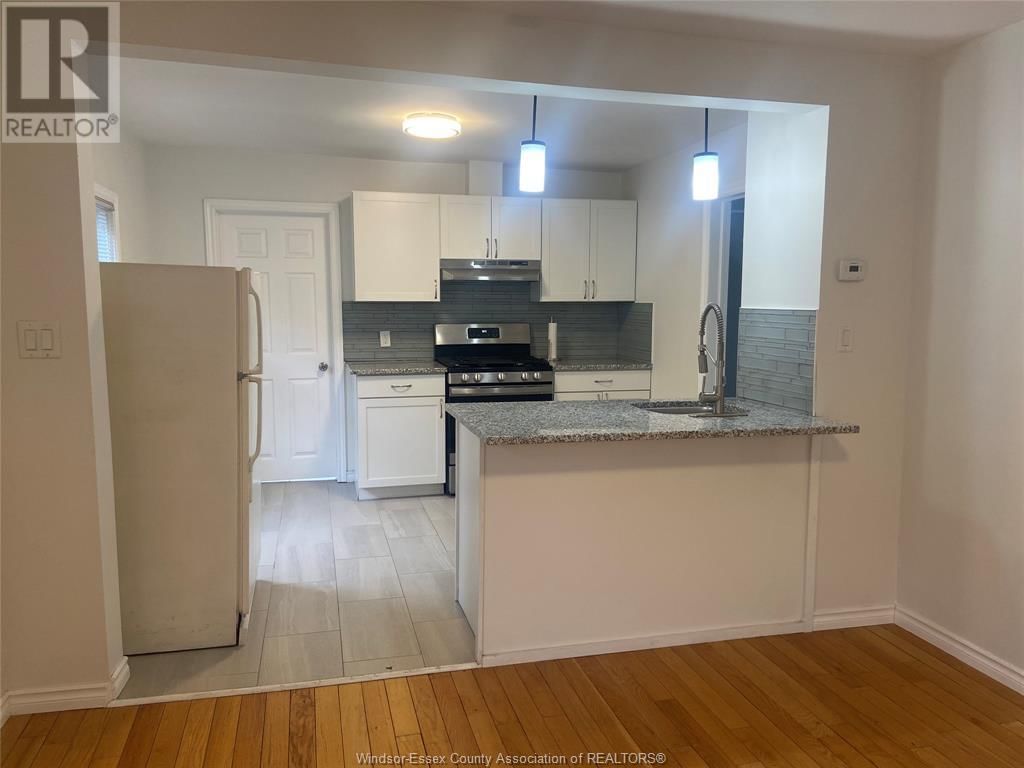 984 ELLROSE AVENUE Image 6