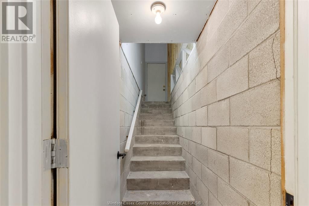 LOWER - 13163 DILLON DRIVE Image 3
