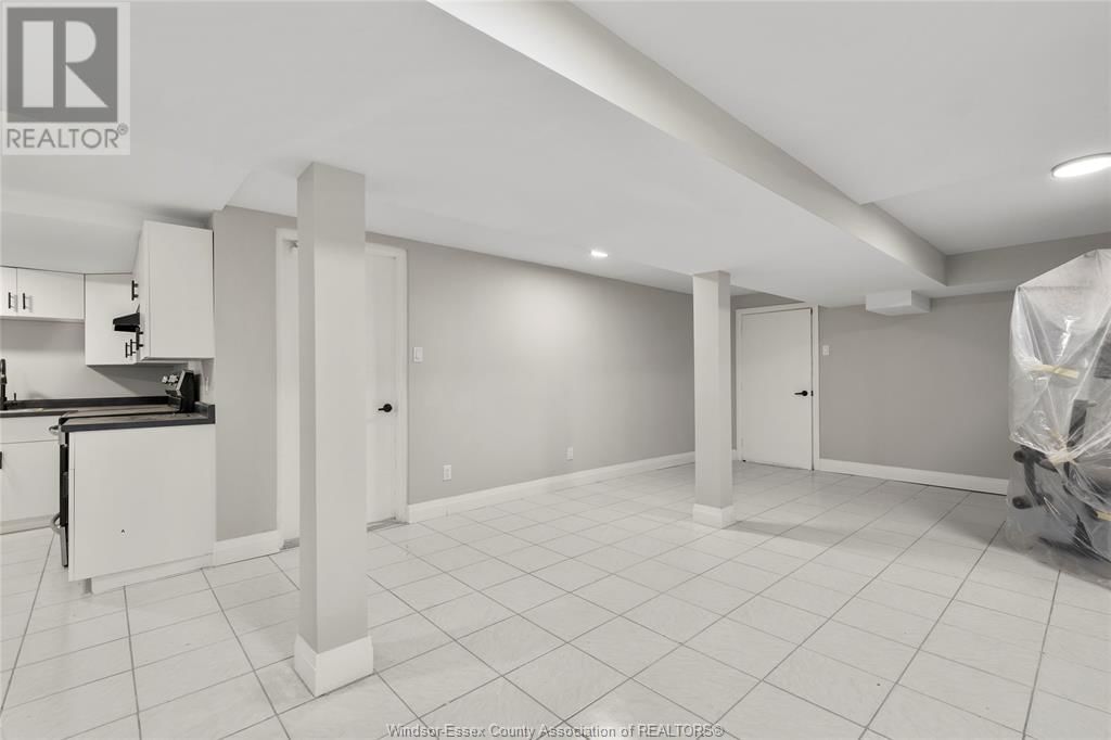 LOWER - 13163 DILLON DRIVE Image 5
