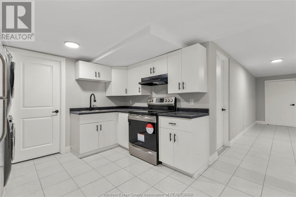 LOWER - 13163 DILLON DRIVE Image 8