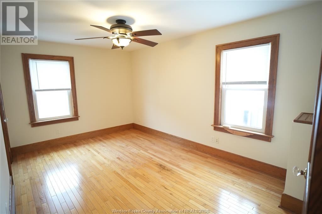 192 SHEPHERD STREET EAST Image 15