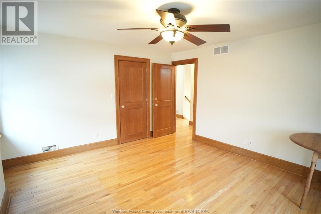 192 SHEPHERD STREET EAST Image 16
