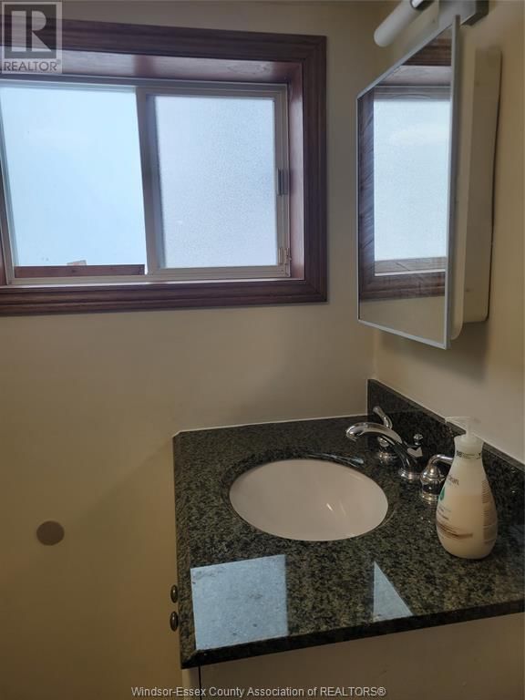 192 SHEPHERD STREET EAST Image 21