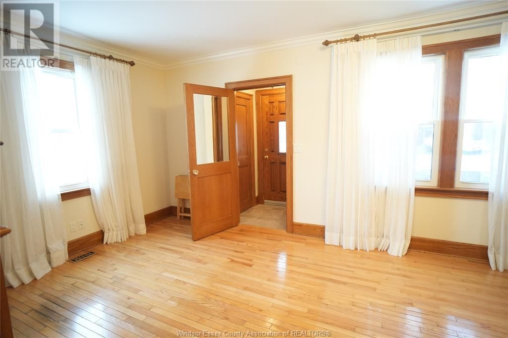 192 SHEPHERD STREET EAST Image 5