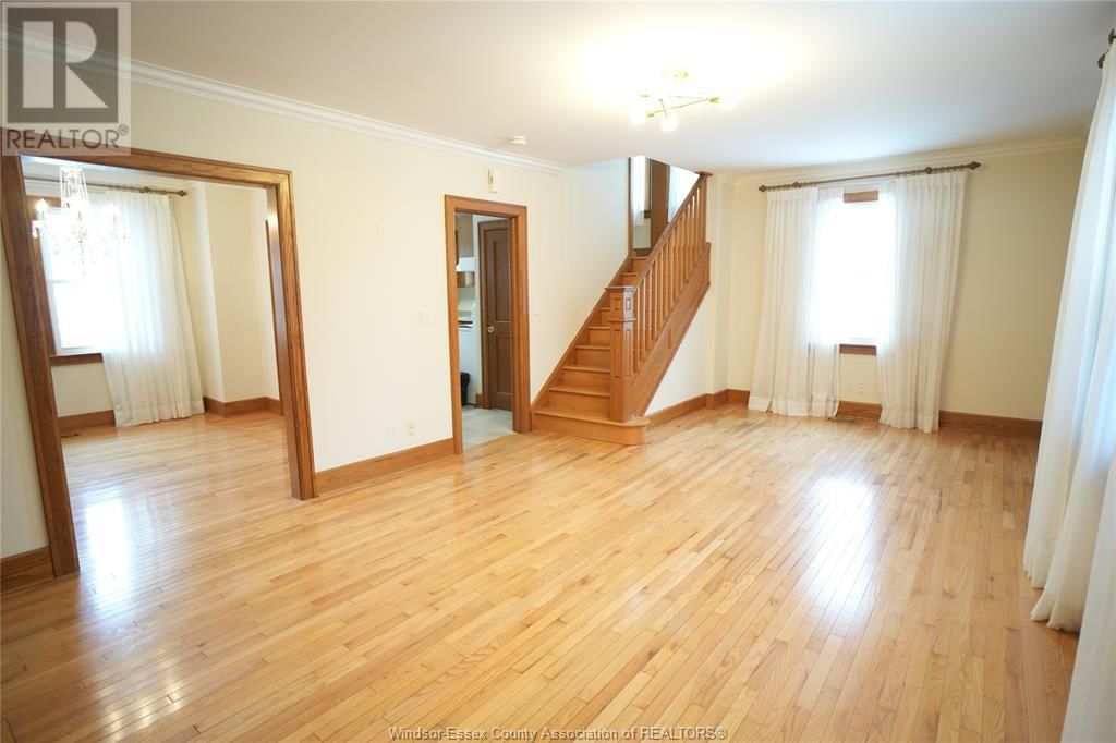 192 SHEPHERD STREET EAST Image 7