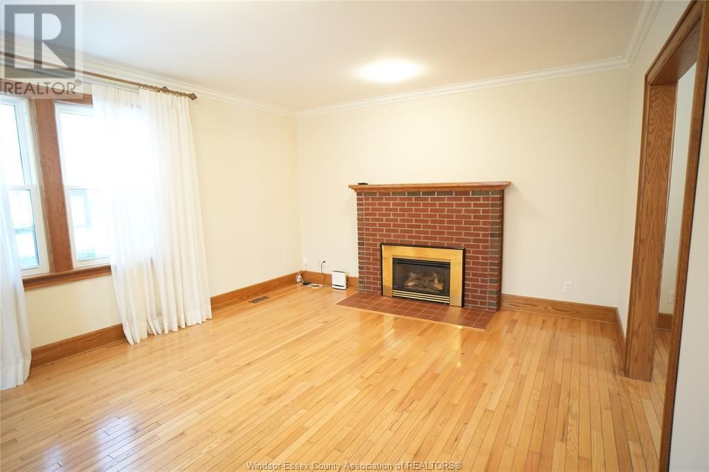 192 SHEPHERD STREET EAST Image 8