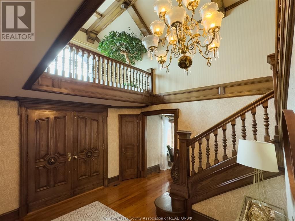 291 TALBOT STREET WEST Image 14