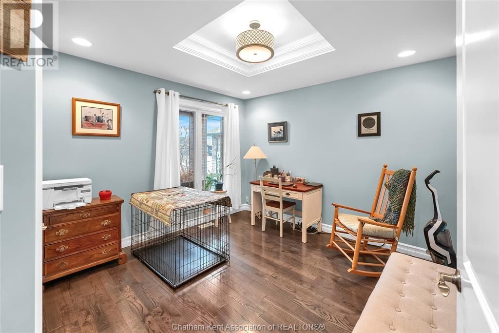 484 TWEEDSMUIR AVENUE WEST Image 14