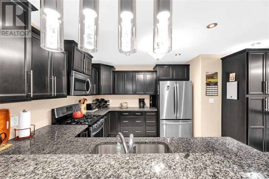 484 TWEEDSMUIR AVENUE WEST Image 20