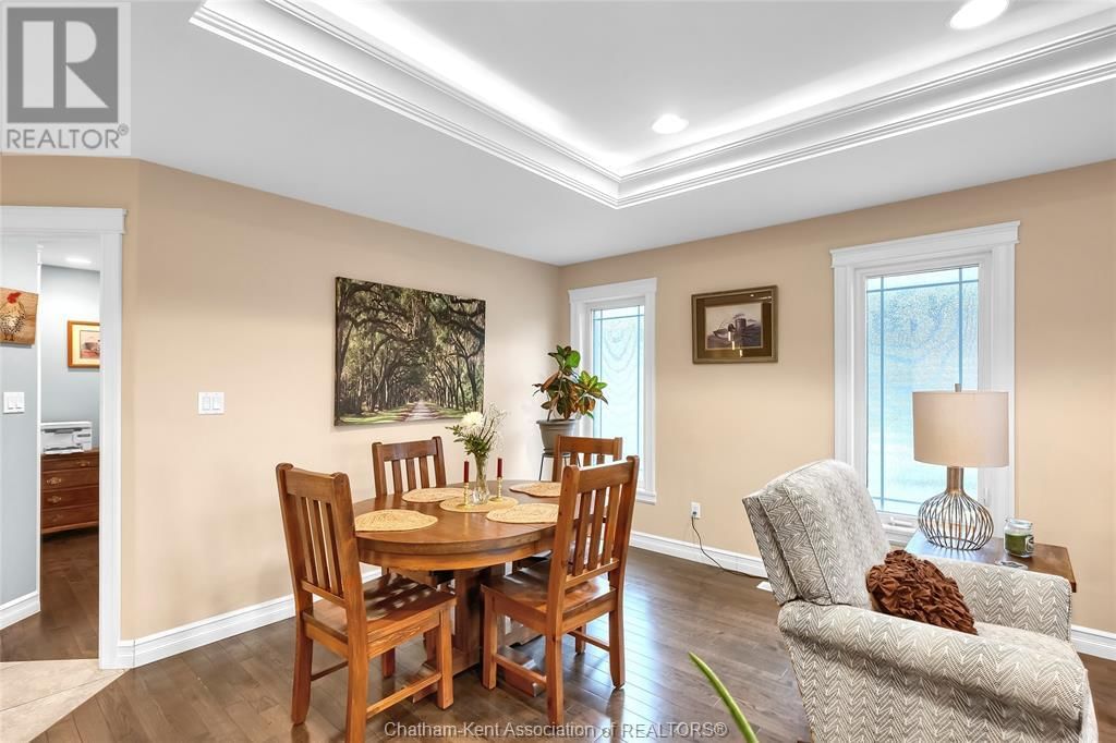 484 TWEEDSMUIR AVENUE WEST Image 23