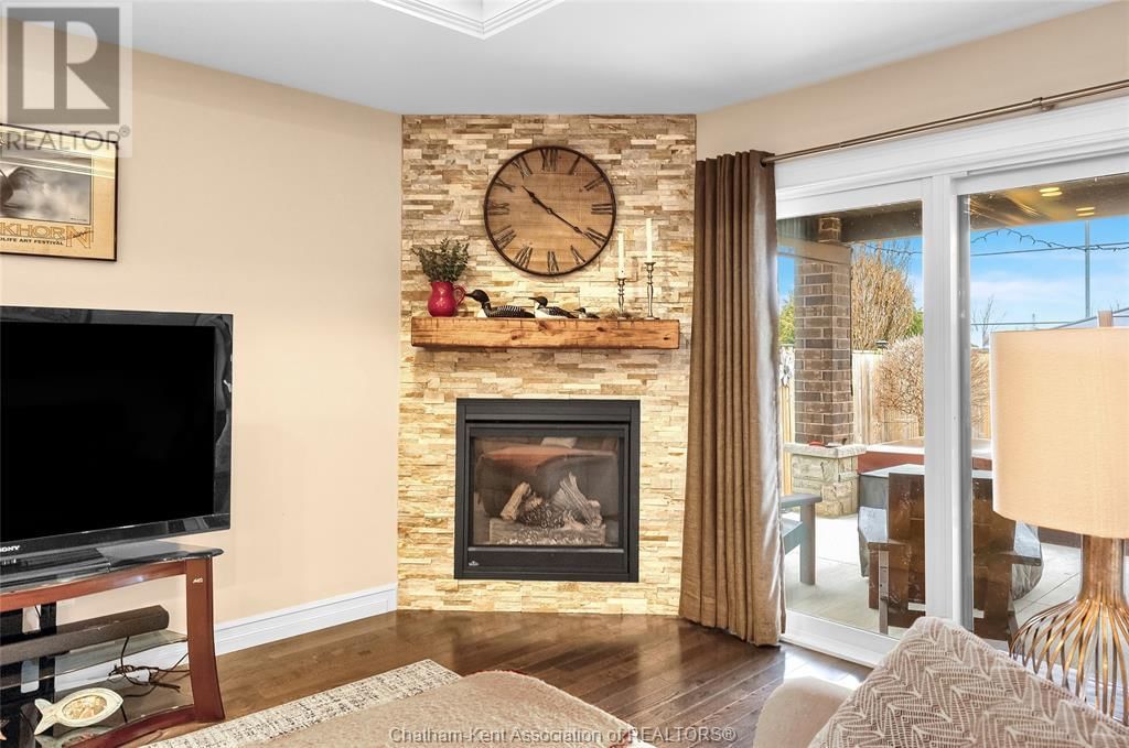 484 TWEEDSMUIR AVENUE WEST Image 28